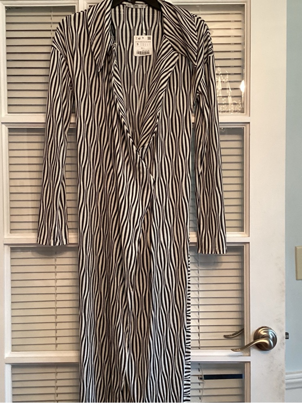 Zara Black and White Long Sleeve Midi Dress